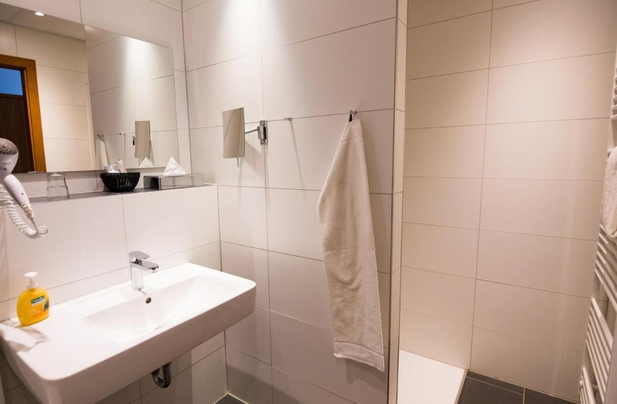 Hotel Darstein Altrip Экстерьер фото