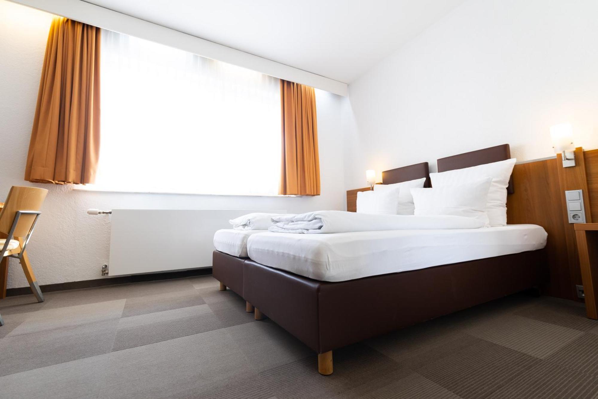 Hotel Darstein Altrip Экстерьер фото